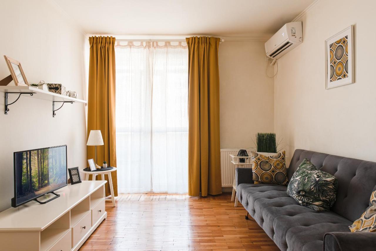 Ultracentral Apartment With City View - Bucharest Old Town Bagian luar foto